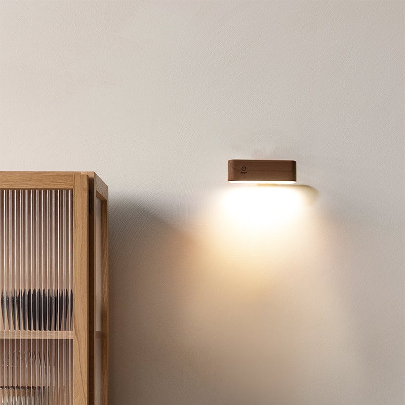 Stolová lampa z masívneho dreva s magnetickým nabíjaním